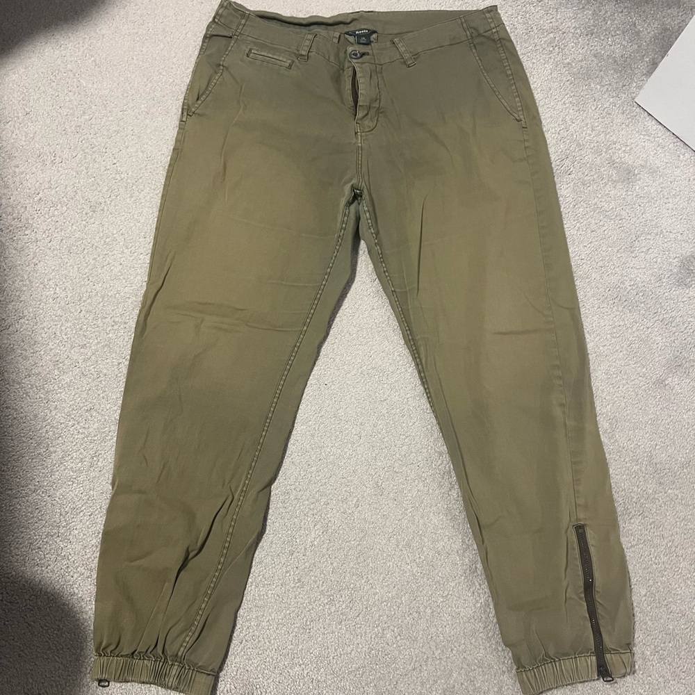Roots women’s Khaki chinos
